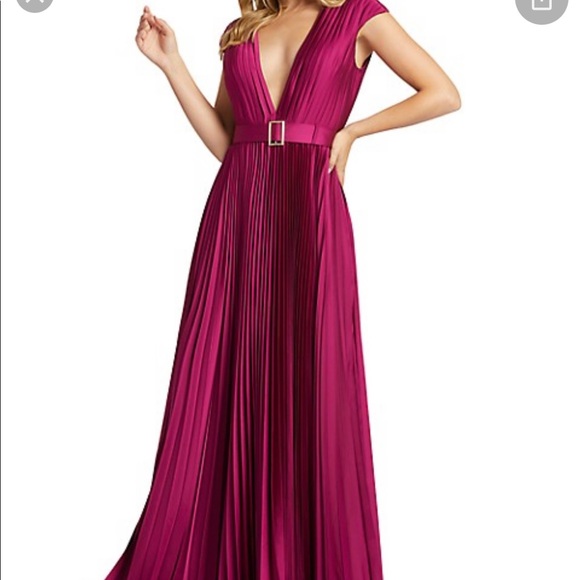 Mac Duggal Dresses & Skirts - MAC DUGGAL Satin Pleated Gown in Raspberry Size US 0 NWOT